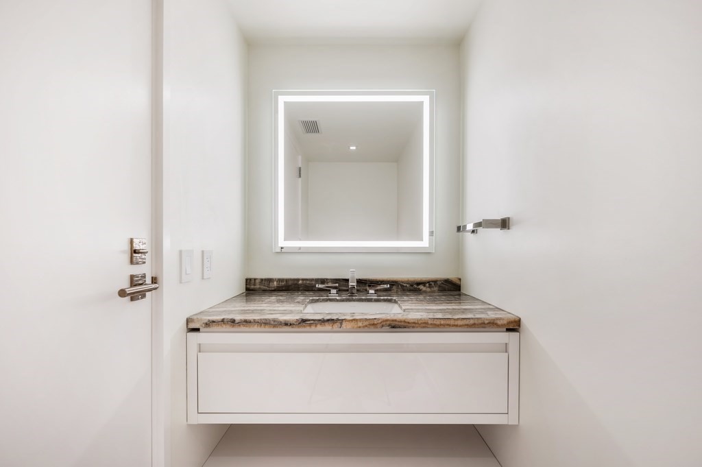 150 Seaport Blvd # 17A