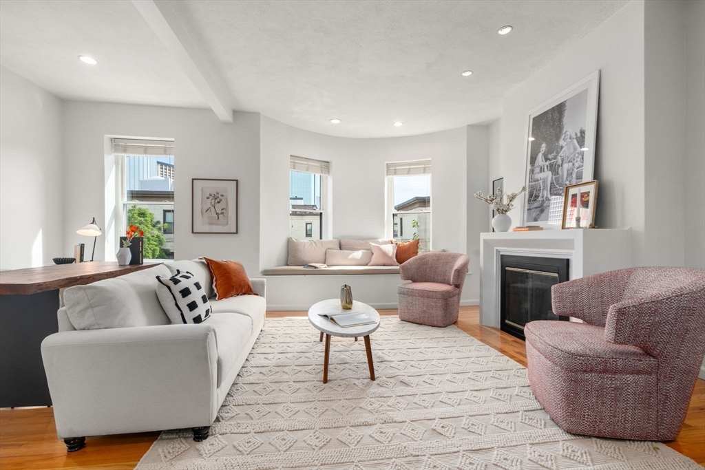 11 Albemarle Street # C