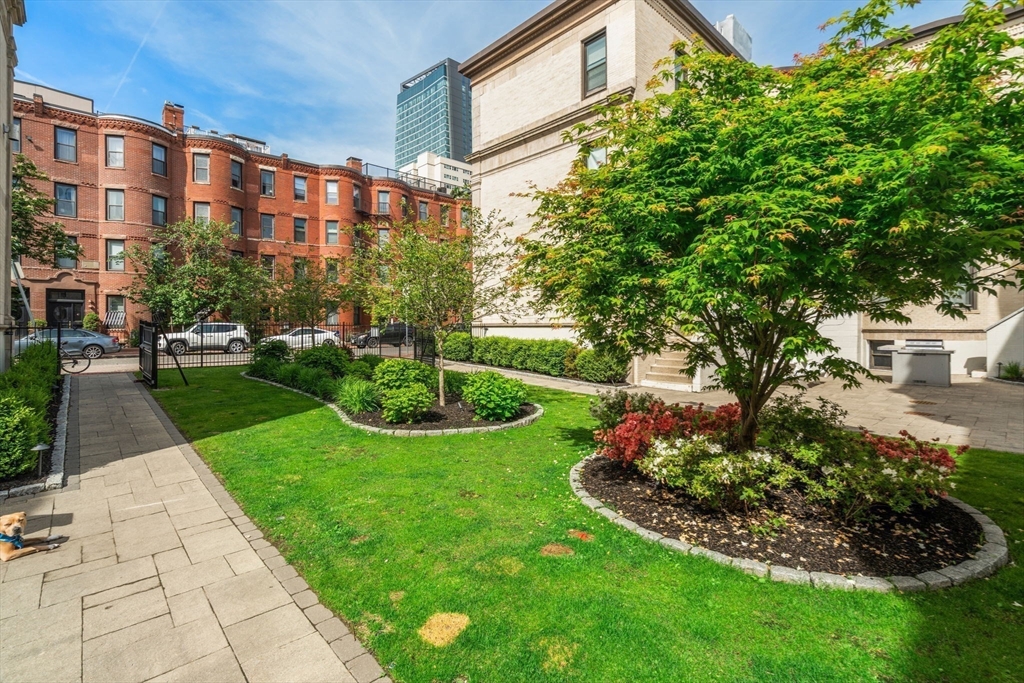 11 Albemarle Street # C