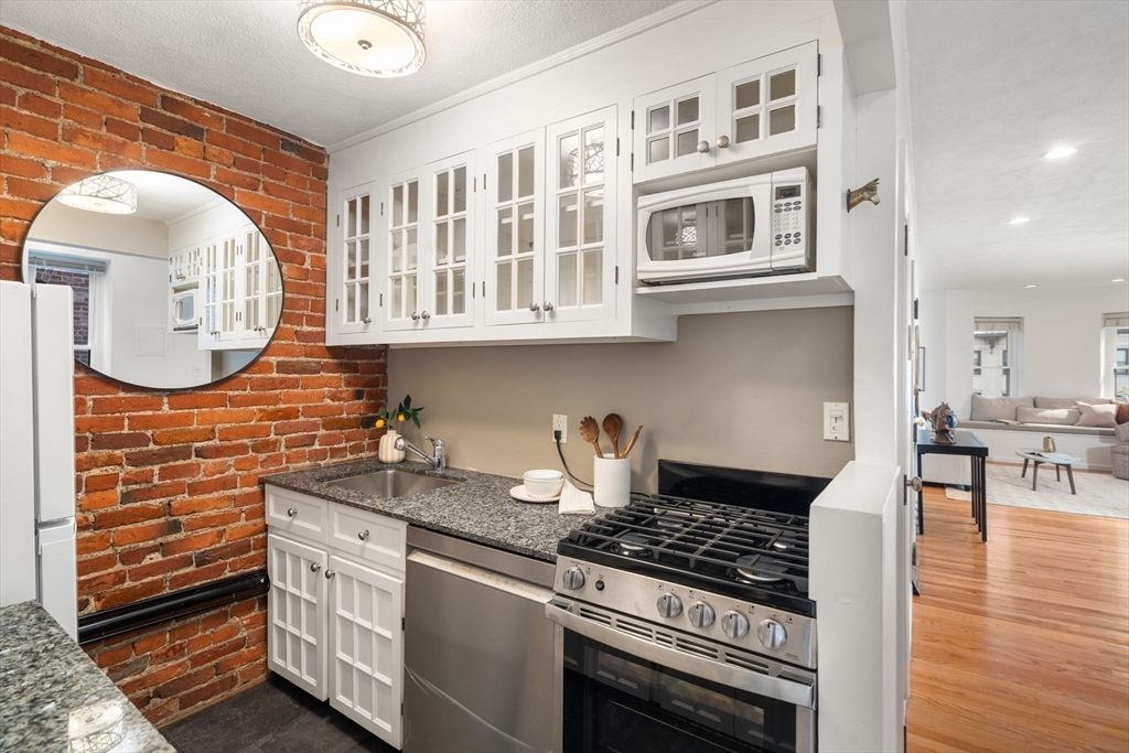 11 Albemarle Street # C