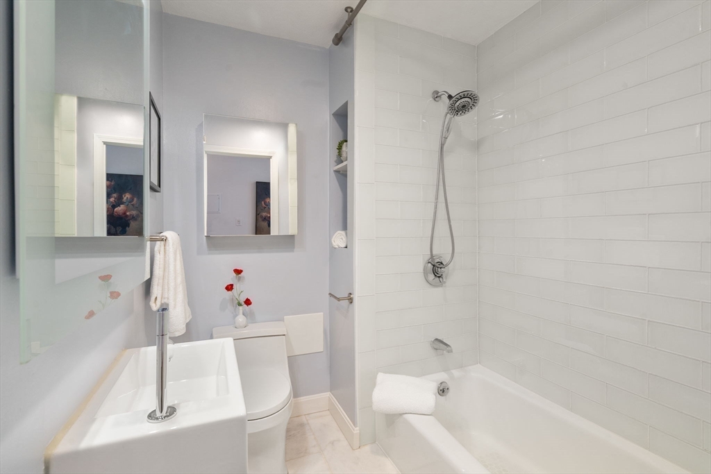 11 Albemarle Street # C