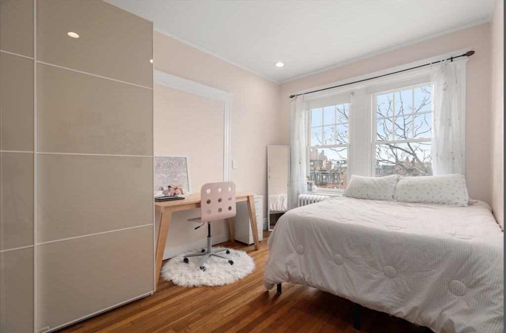 282 Newbury St # 17A