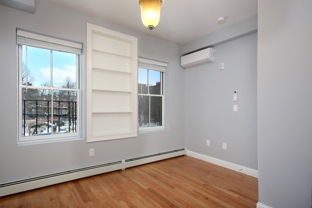 205 W Springfield St # 2
