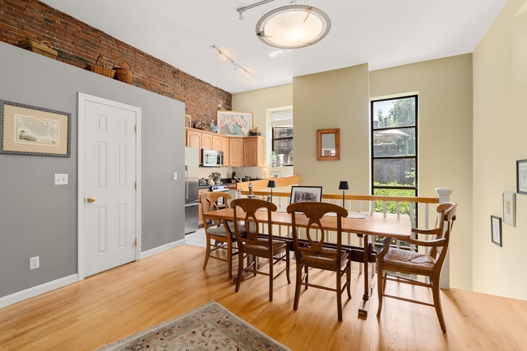 8 Dartmouth Street # 5