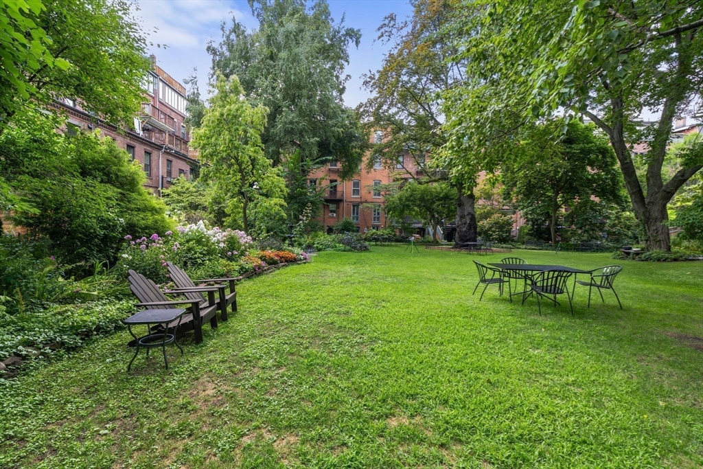 8 Dartmouth Street # 5