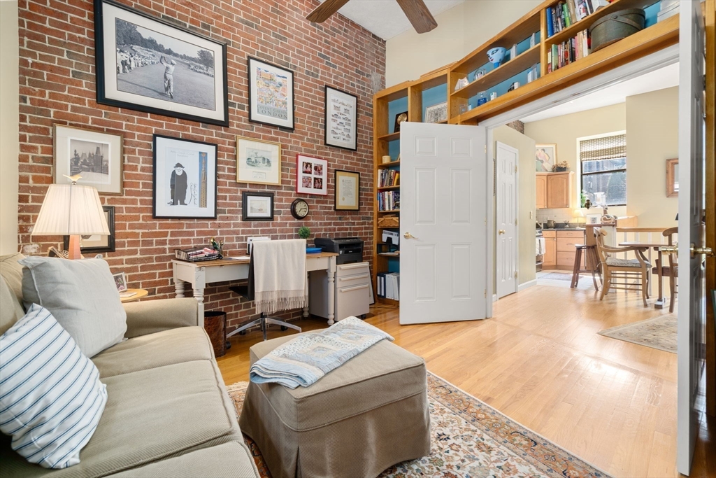 8 Dartmouth Street # 5
