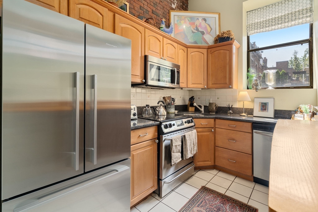 8 Dartmouth Street # 5