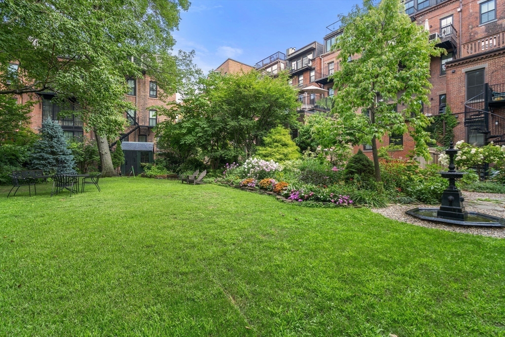 8 Dartmouth Street # 5