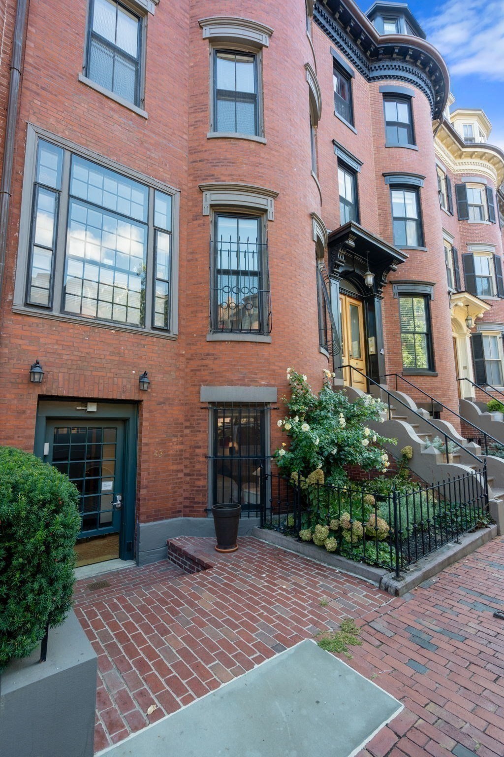 43 Rutland Square # 1