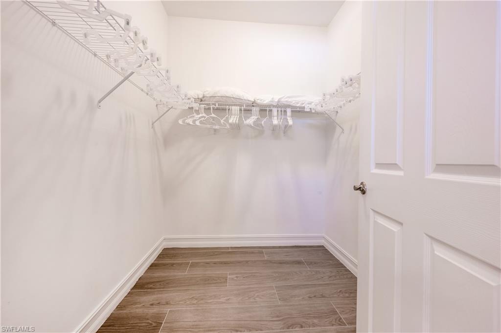 28483 Captiva Shell LOOP