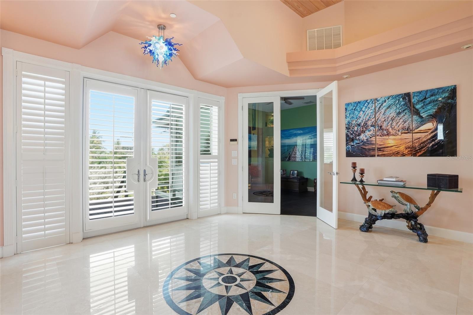 211 KINGFISHER DR