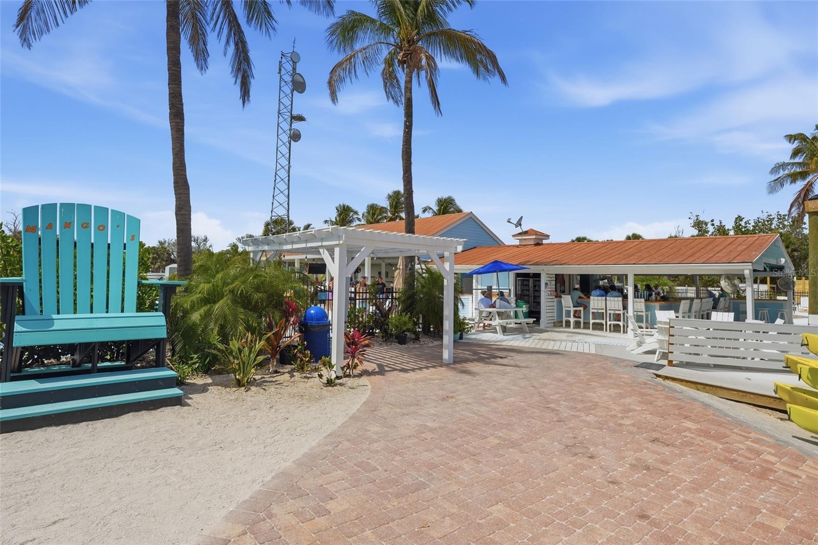 211 KINGFISHER DR