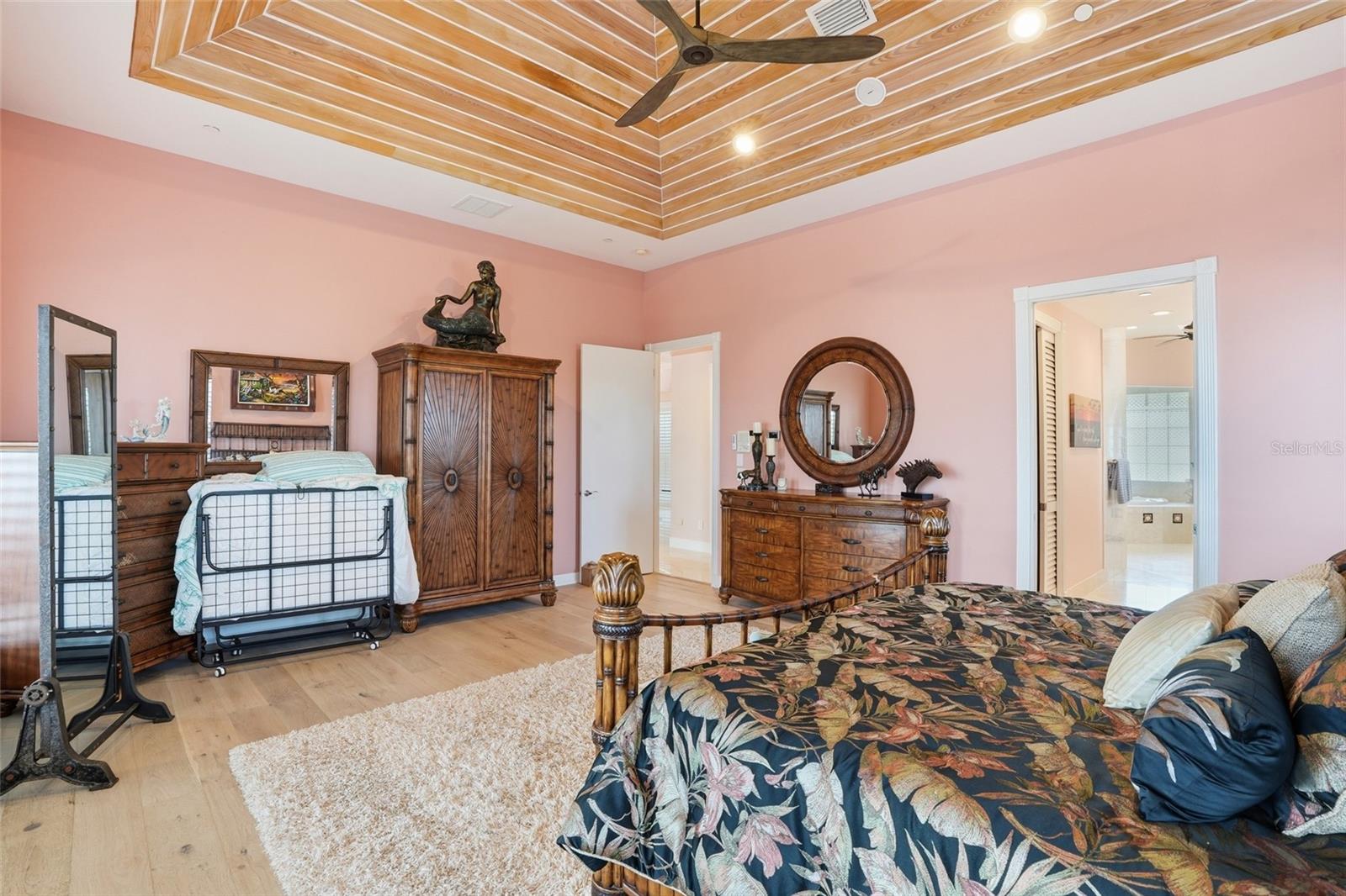 211 KINGFISHER DR
