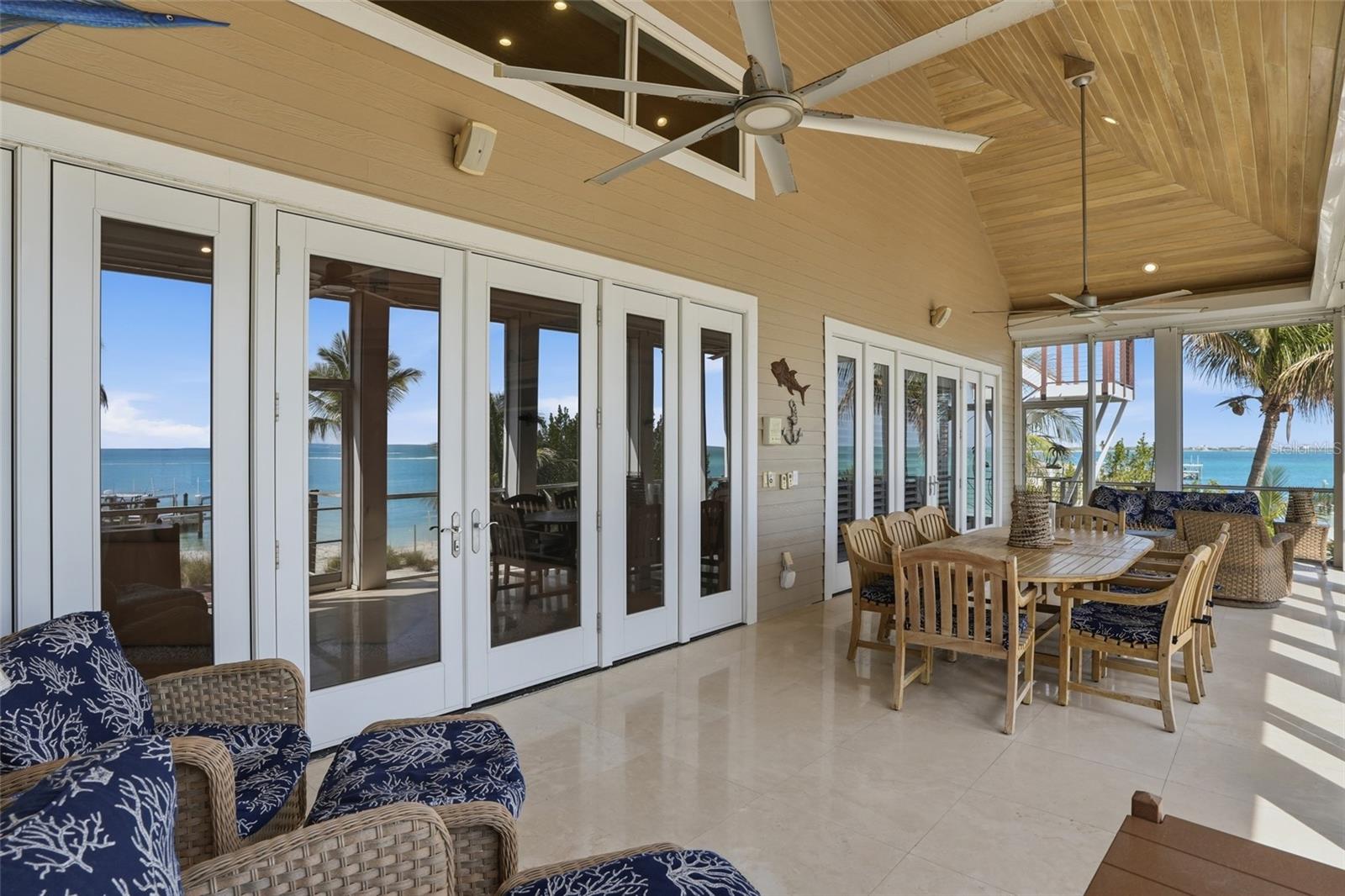 211 KINGFISHER DR
