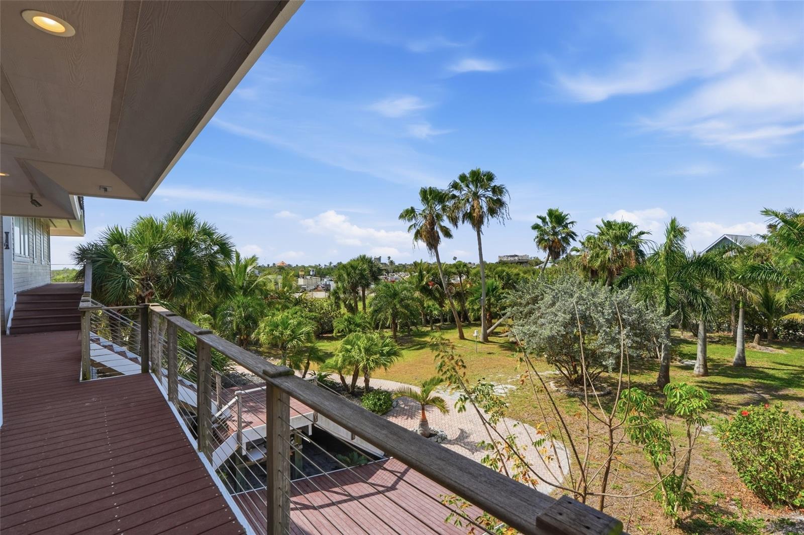 211 KINGFISHER DR