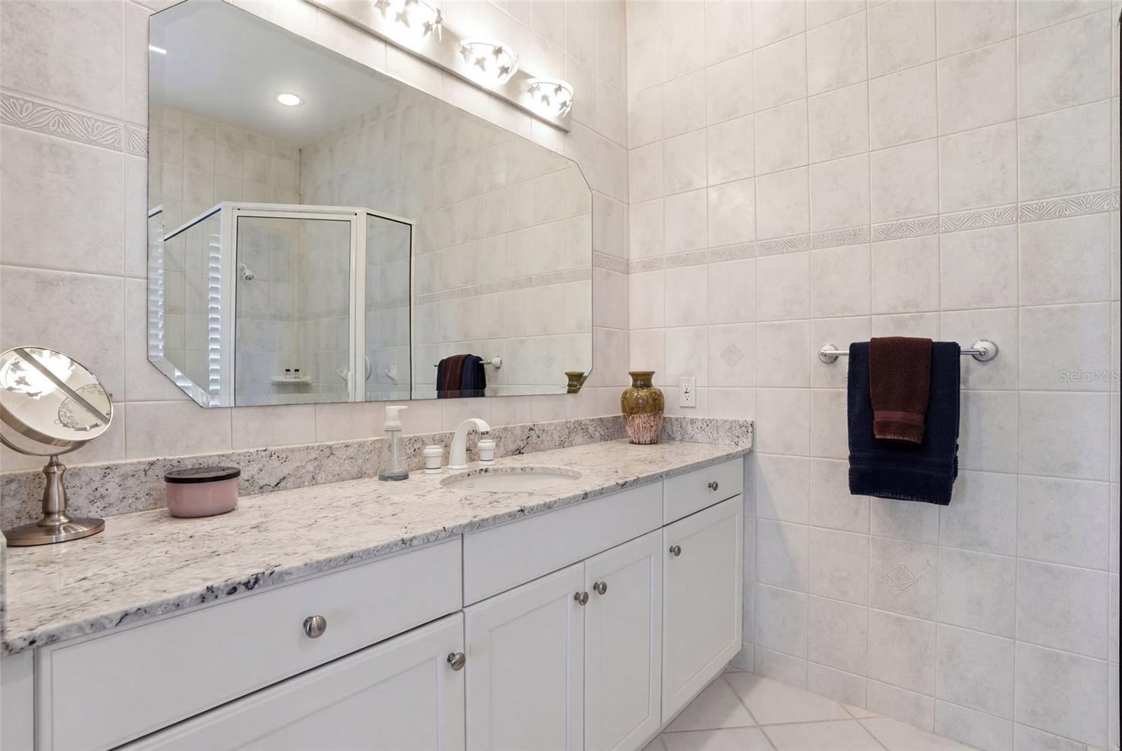 211 KINGFISHER DR