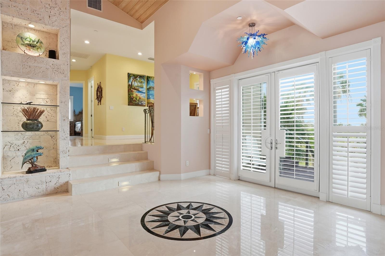 211 KINGFISHER DR