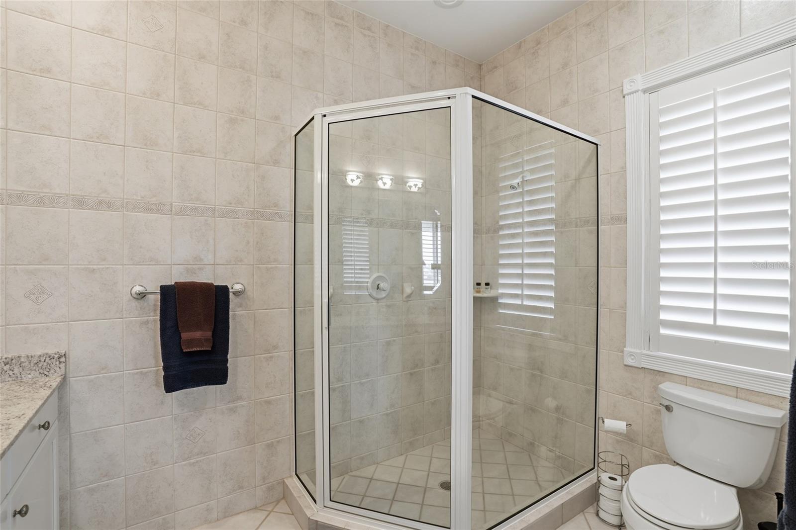 211 KINGFISHER DR