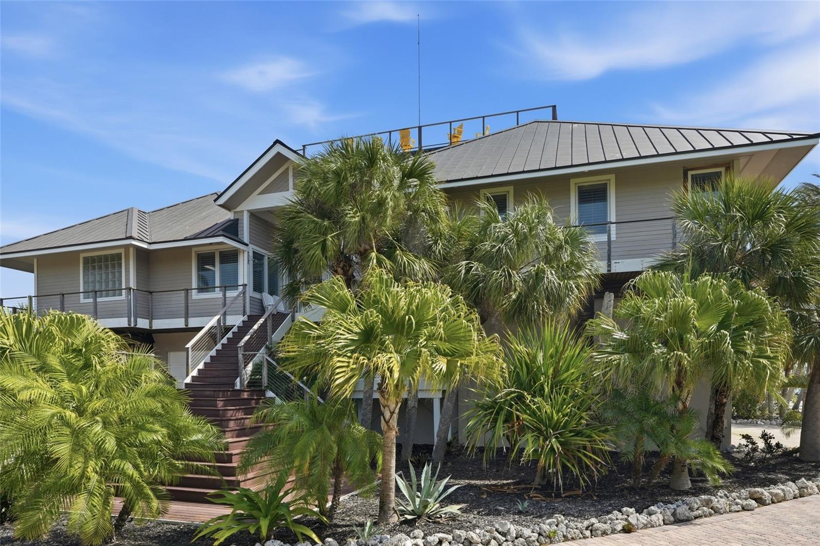 211 KINGFISHER DR