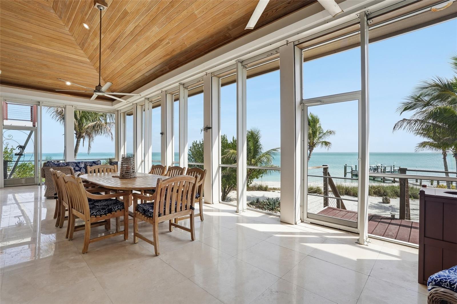 211 KINGFISHER DR