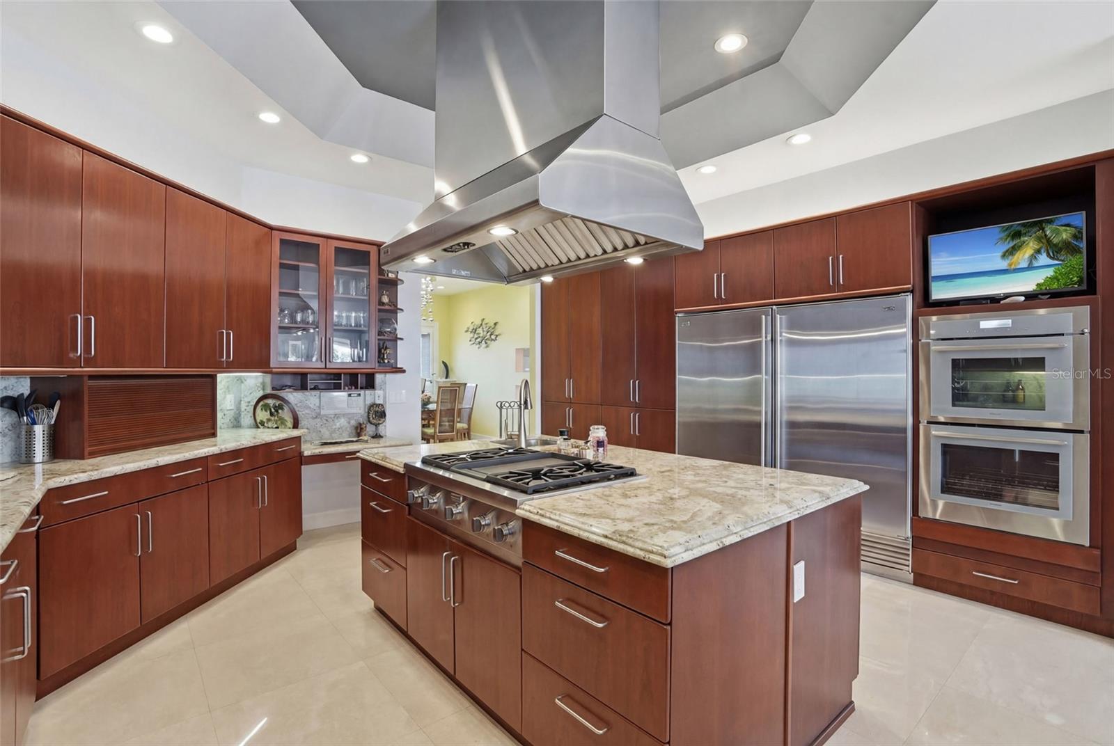 211 KINGFISHER DR