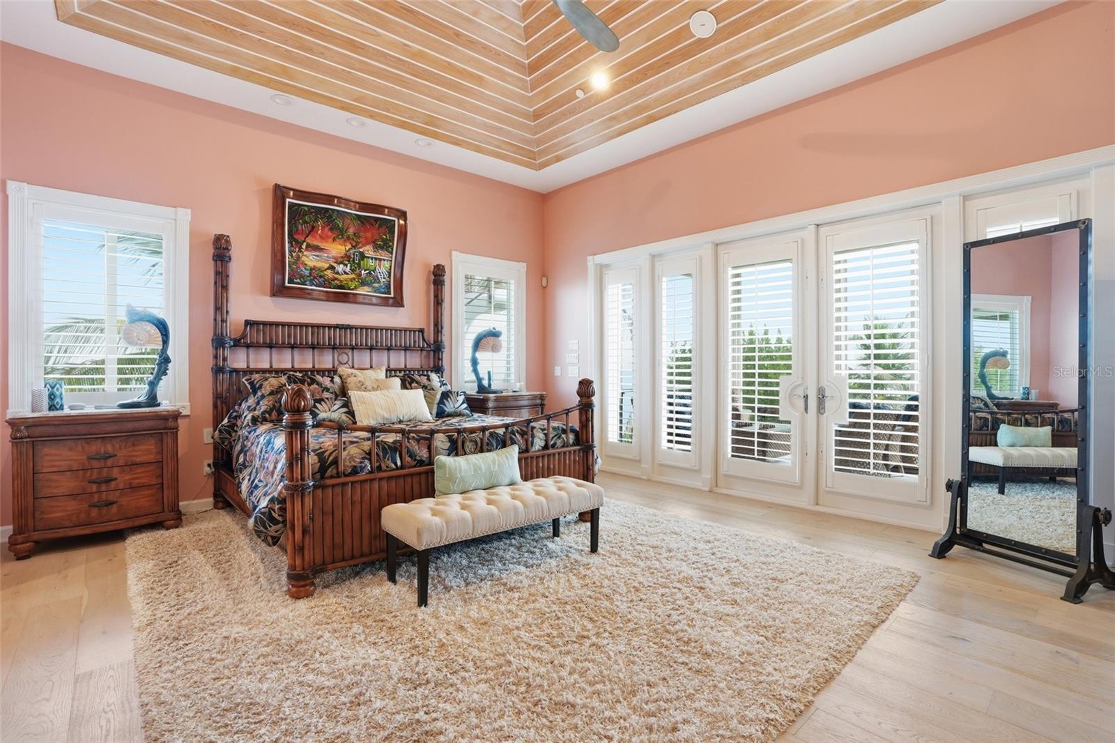211 KINGFISHER DR