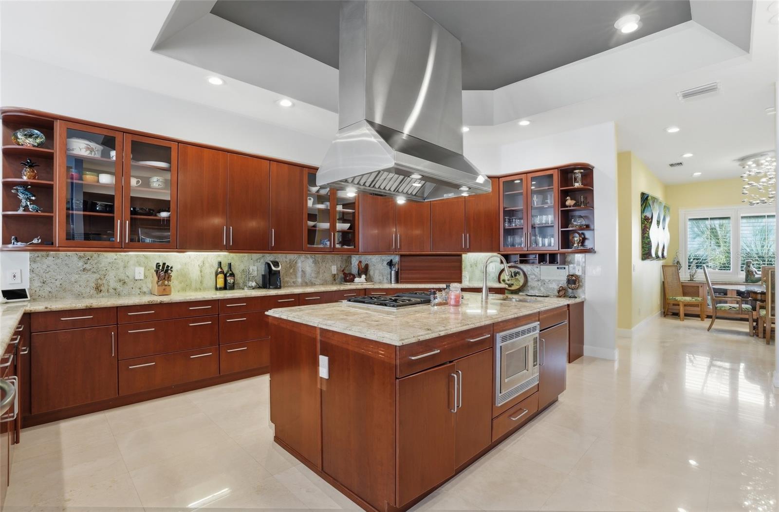211 KINGFISHER DR