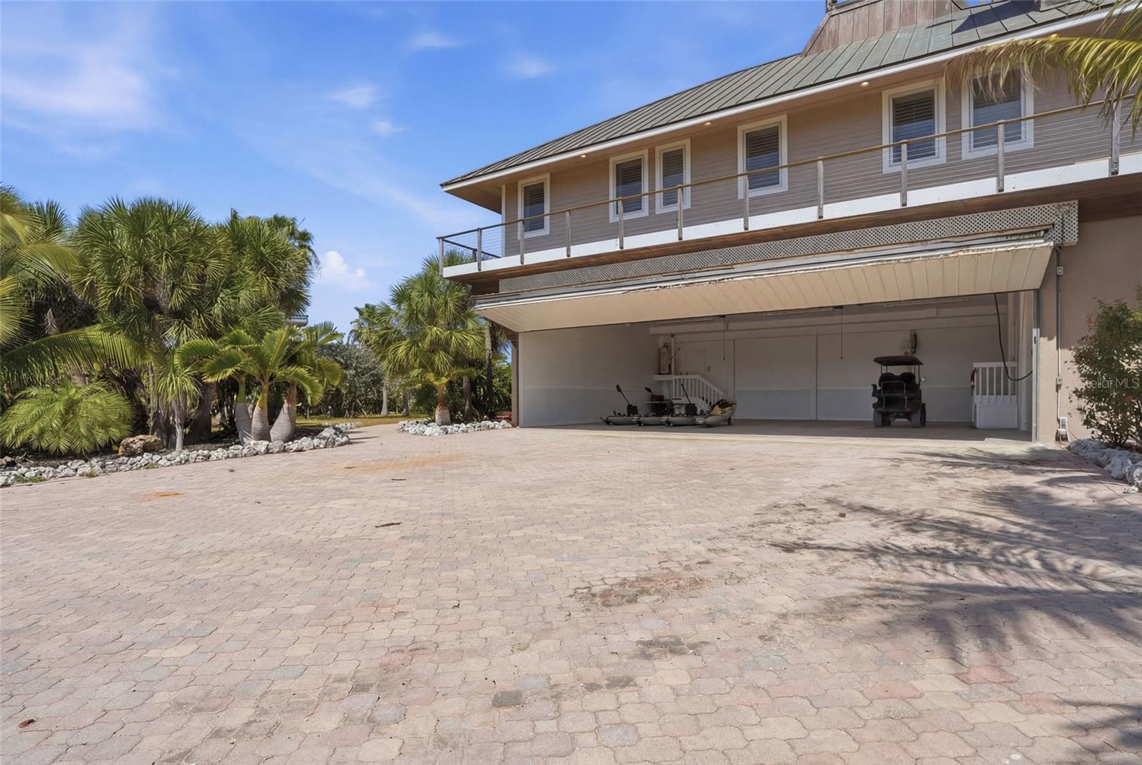 211 KINGFISHER DR