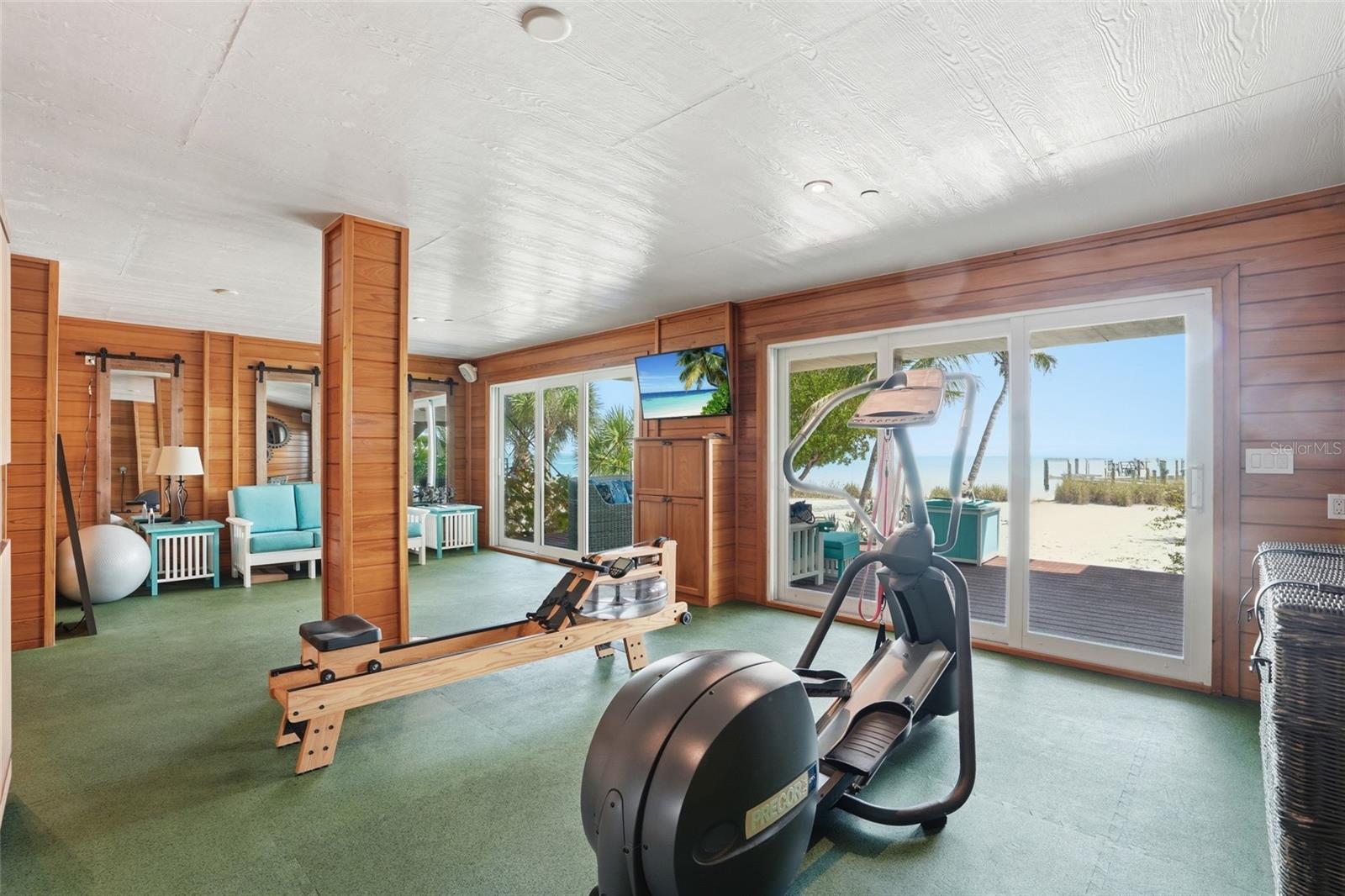 211 KINGFISHER DR