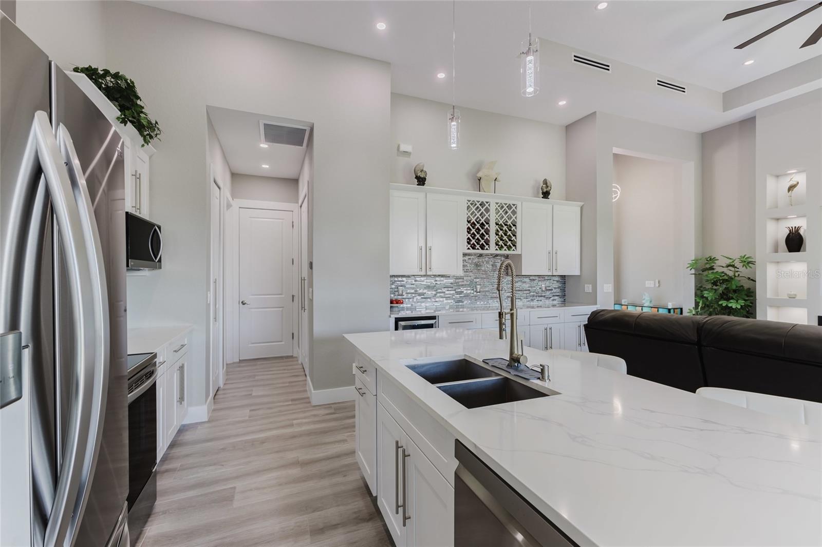 4126 NW 39TH ST