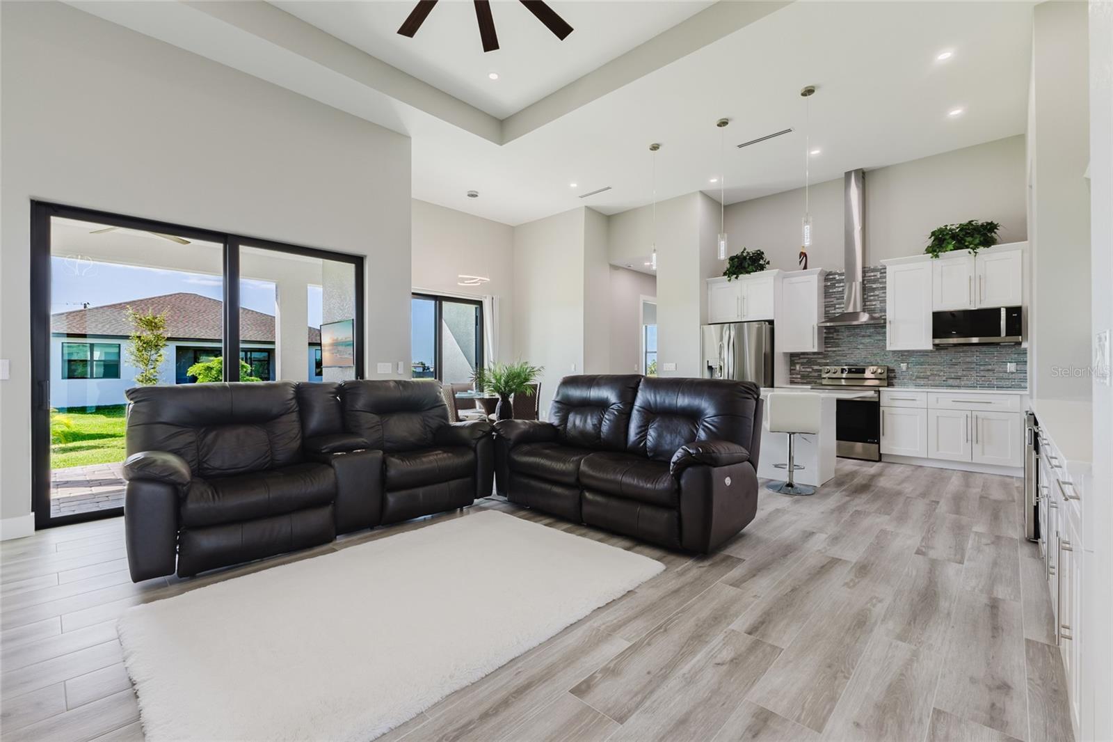 4126 NW 39TH ST