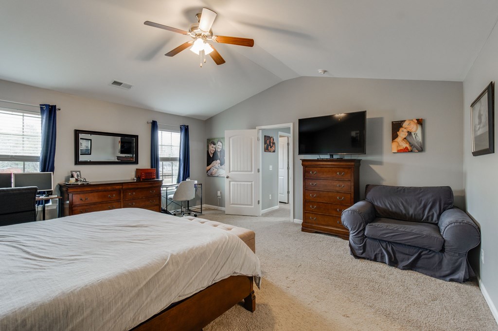 21 VINTAGE OAK COURT