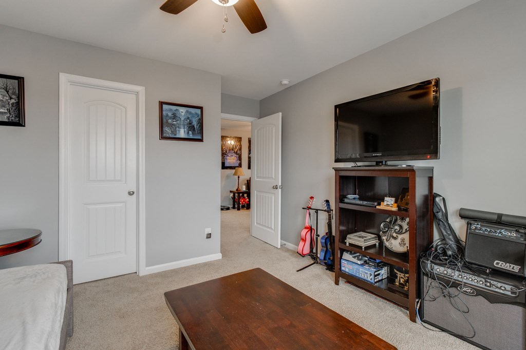 21 VINTAGE OAK COURT