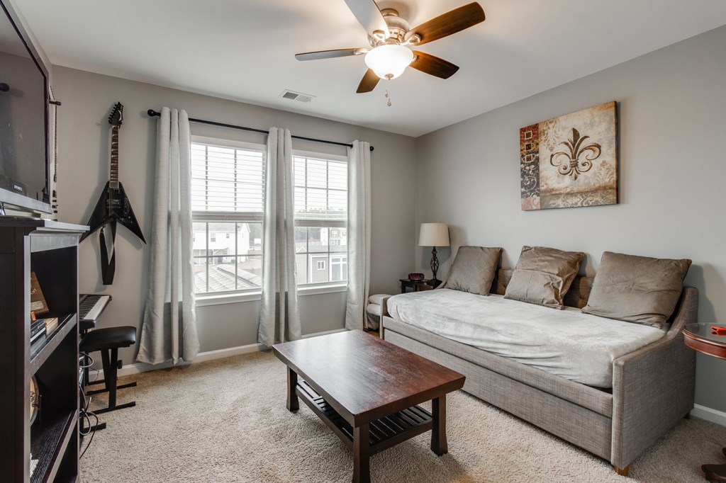 21 VINTAGE OAK COURT