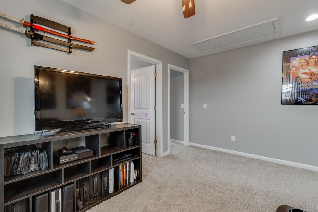 21 VINTAGE OAK COURT