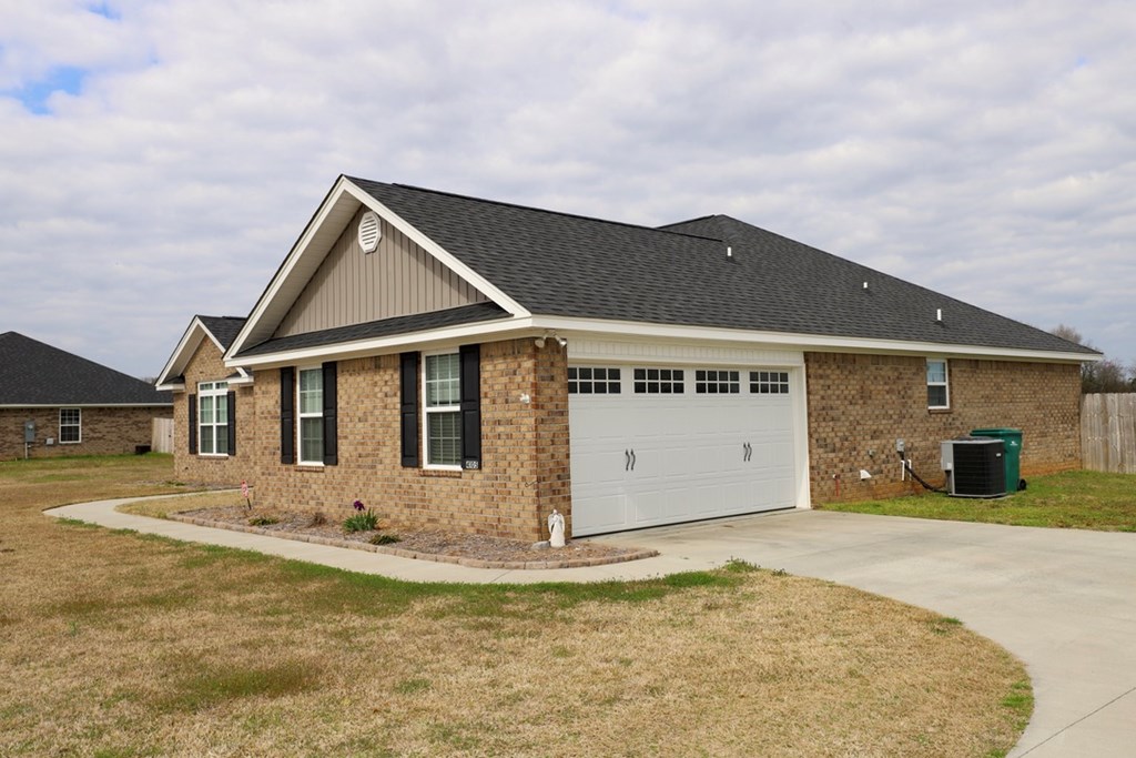 4105 QUEEN CHAPEL RD