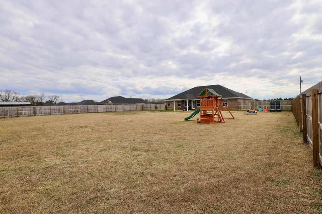 4105 QUEEN CHAPEL RD