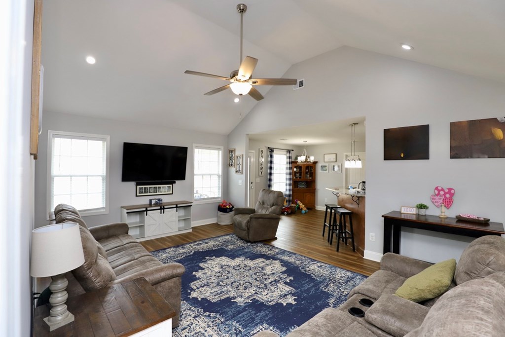 4105 QUEEN CHAPEL RD