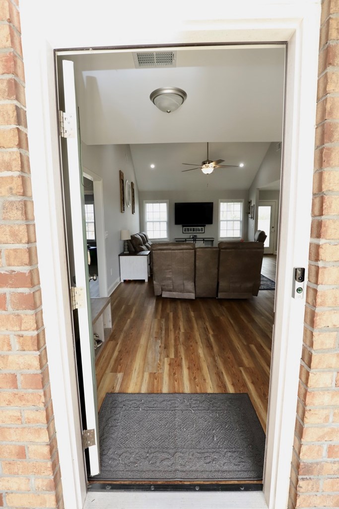 4105 QUEEN CHAPEL RD