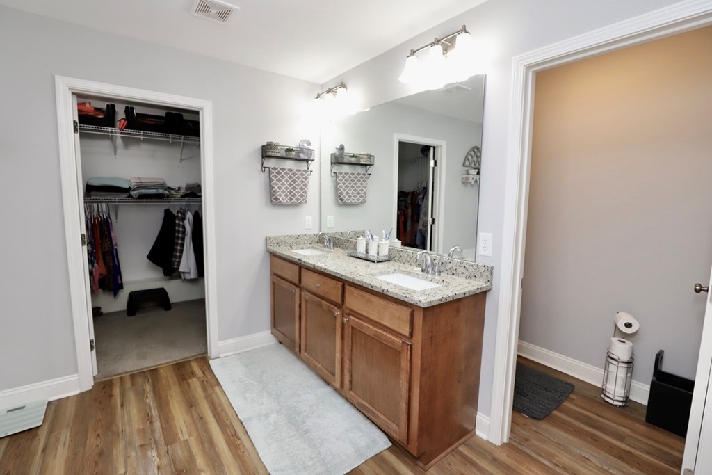 4105 QUEEN CHAPEL RD