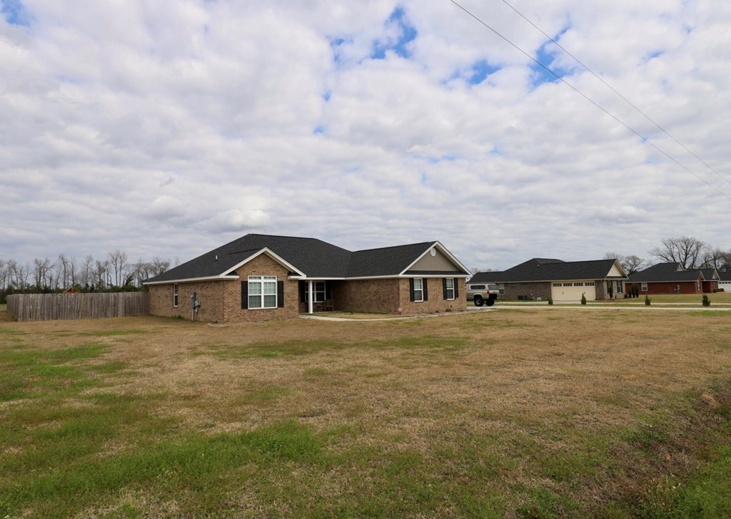 4105 QUEEN CHAPEL RD