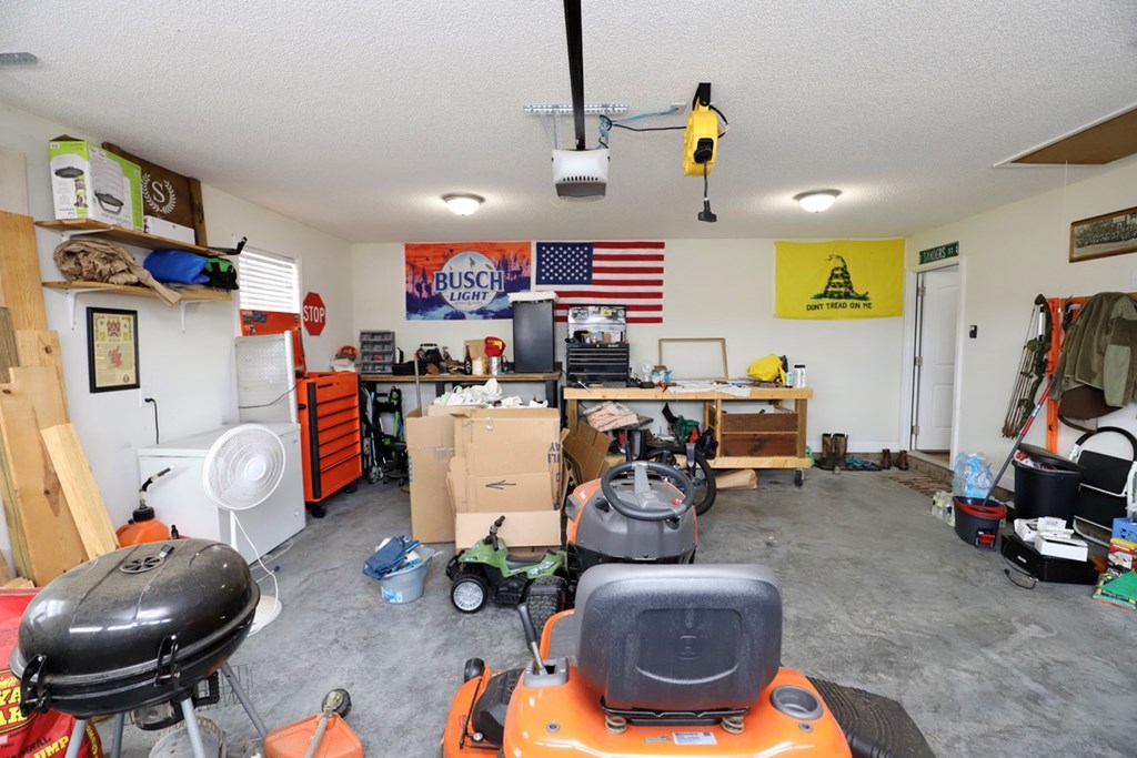 4105 QUEEN CHAPEL RD