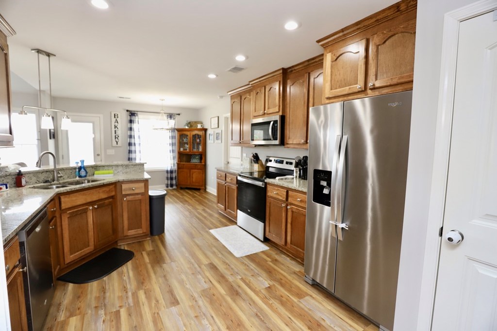 4105 QUEEN CHAPEL RD