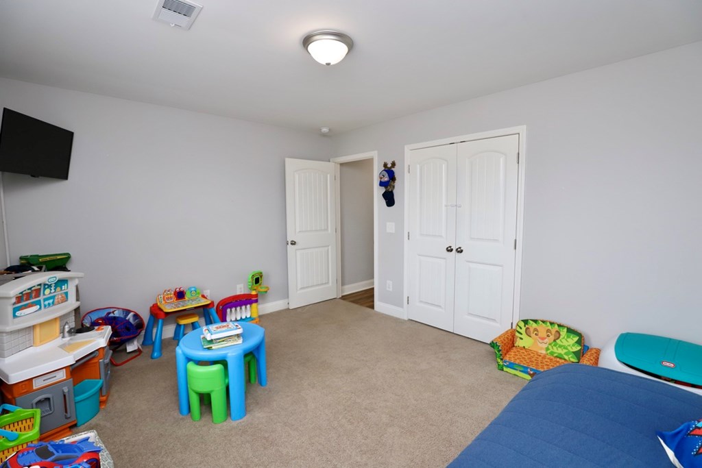 4105 QUEEN CHAPEL RD