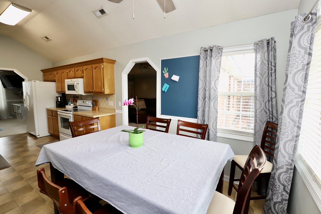 3810 RHODODENDRON ST