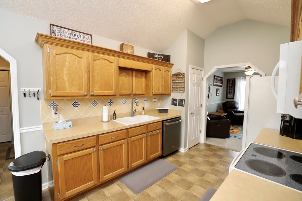 3810 RHODODENDRON ST