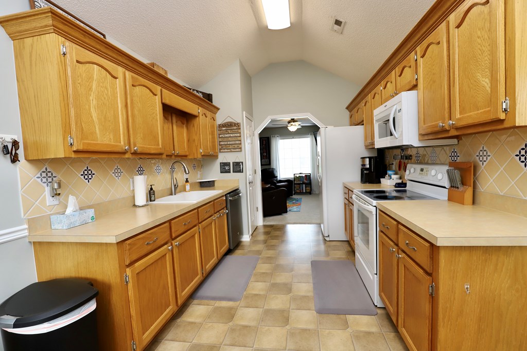 3810 RHODODENDRON ST