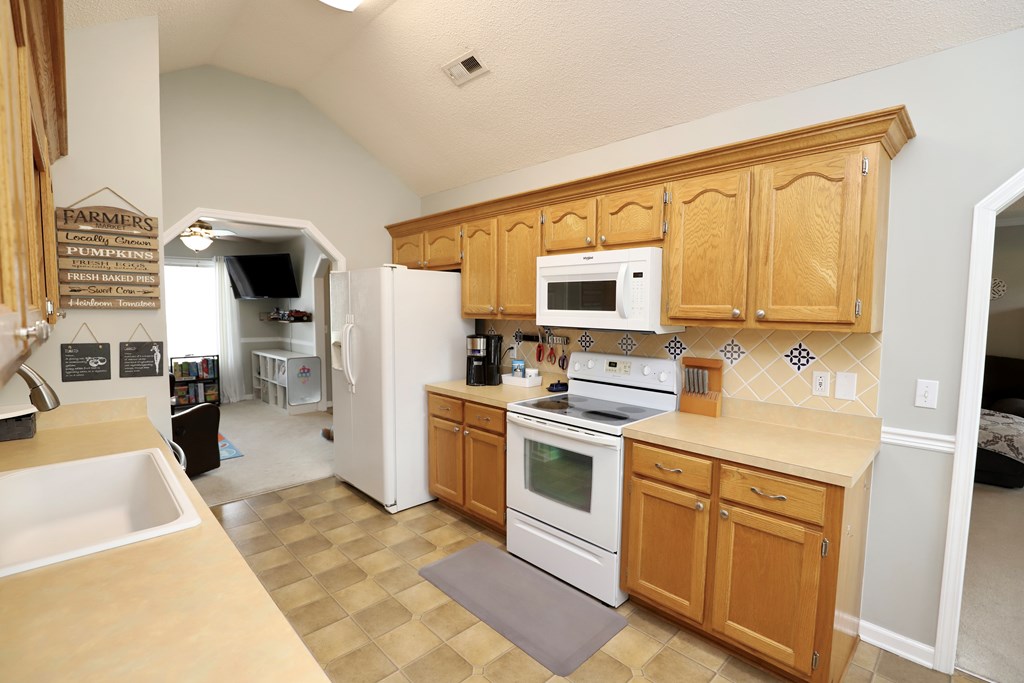 3810 RHODODENDRON ST