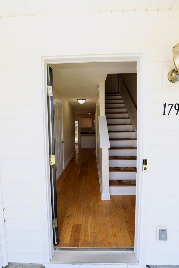 1796 MOSSBERG DR/2780 OLD FIELD RD