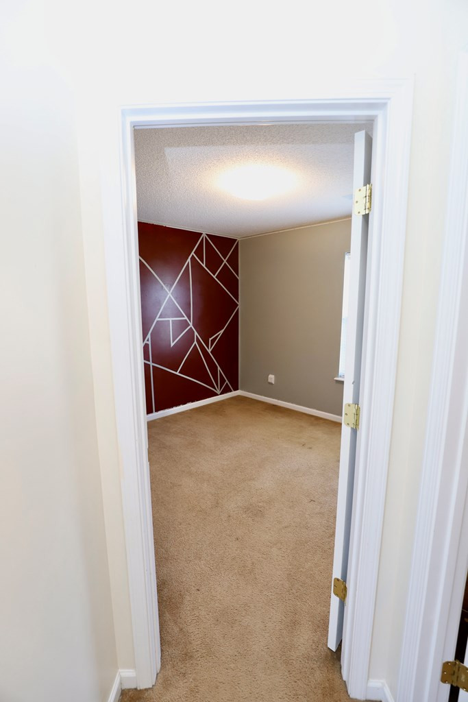 1796 MOSSBERG DR/2780 OLD FIELD RD